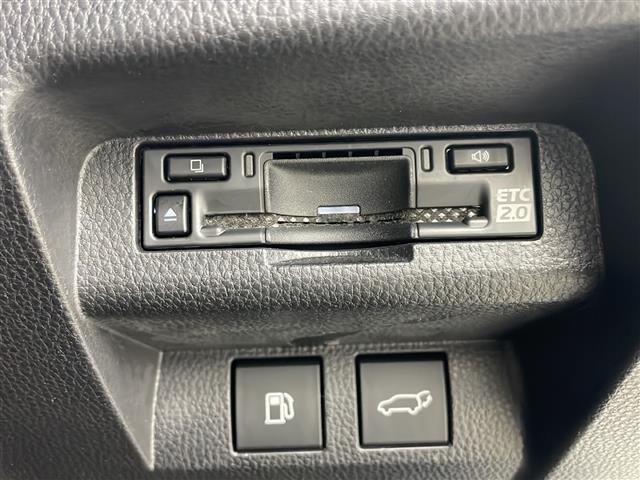 クラウンスポーツ Ｚ　４ＷＤ　全方位カメラ　パワーバックドア　ＨＵＤ　純正ディスプレイオーディオ　レザーシート　パワーシート　シートメモリ　シートヒーター　ベンチレーション　置くだけ充電　ステアリングヒーター（31枚目）