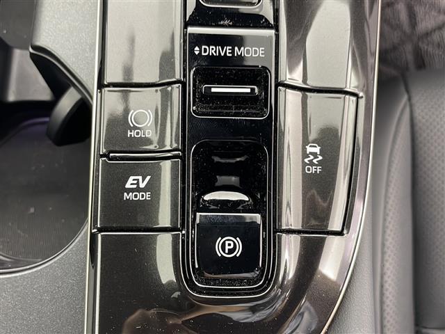 クラウンスポーツ Ｚ　４ＷＤ　全方位カメラ　パワーバックドア　ＨＵＤ　純正ディスプレイオーディオ　レザーシート　パワーシート　シートメモリ　シートヒーター　ベンチレーション　置くだけ充電　ステアリングヒーター（33枚目）