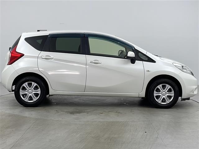 ノート X FOUR エマージェンシーブレーキパッケージ ・4WD・社外ナビ&TV&CD&DVD&BT・エマージェンシーブレーキ・レーンキープアシスト・横滑り防止装置・スペアキー(6枚目)