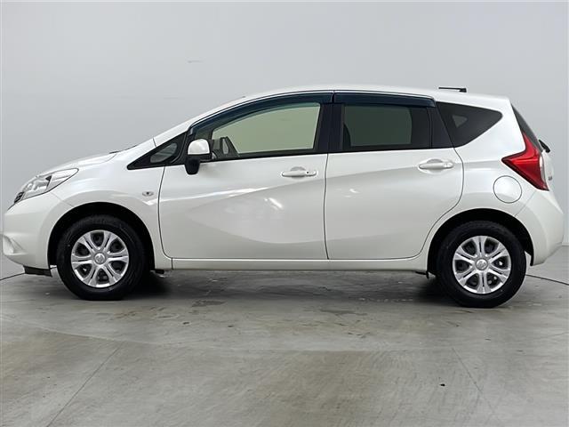 ノート X FOUR エマージェンシーブレーキパッケージ ・4WD・社外ナビ&TV&CD&DVD&BT・エマージェンシーブレーキ・レーンキープアシスト・横滑り防止装置・スペアキー(7枚目)