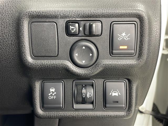 ノート X FOUR エマージェンシーブレーキパッケージ ・4WD・社外ナビ&TV&CD&DVD&BT・エマージェンシーブレーキ・レーンキープアシスト・横滑り防止装置・スペアキー(28枚目)