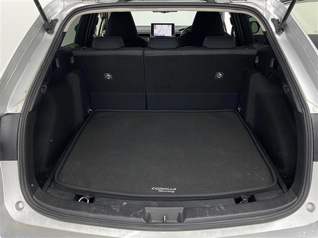 カローラツーリング ハイブリッド　Ｓ　４ＷＤ／寒冷地仕様／純正ナビ／バックカメラ／セーフティセンス／ブラインドスポットモニター／クリアランスソナー／デジタルインナーミラー／ＥＴＣ／置くだけ充電／トノカバー／ＬＥＤヘッドライト／積込タイヤ（16枚目）