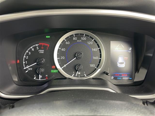 カローラツーリング ハイブリッド　Ｓ　４ＷＤ／寒冷地仕様／純正ナビ／バックカメラ／セーフティセンス／ブラインドスポットモニター／クリアランスソナー／デジタルインナーミラー／ＥＴＣ／置くだけ充電／トノカバー／ＬＥＤヘッドライト／積込タイヤ（19枚目）