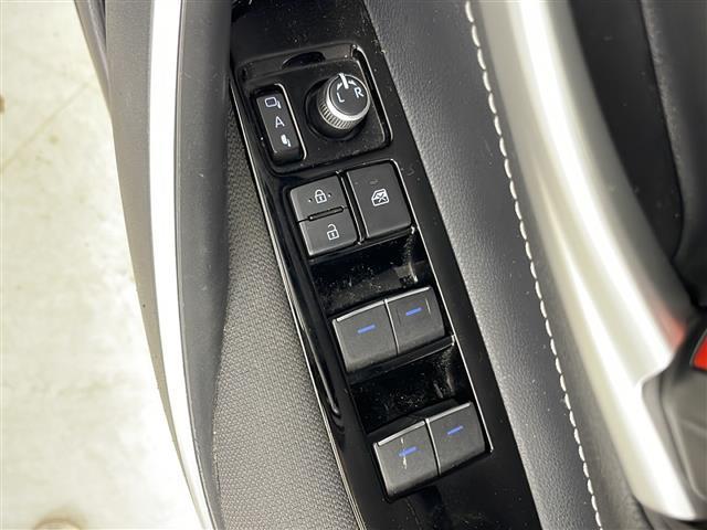 カローラツーリング ハイブリッド　Ｓ　４ＷＤ／寒冷地仕様／純正ナビ／バックカメラ／セーフティセンス／ブラインドスポットモニター／クリアランスソナー／デジタルインナーミラー／ＥＴＣ／置くだけ充電／トノカバー／ＬＥＤヘッドライト／積込タイヤ（34枚目）