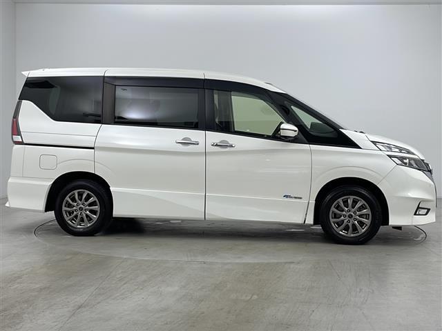 セレナ ハイウェイスター　Ｖセレクション　寒冷地仕様・純正ナビ（ＣＤ＆ＤＶＤ＆ＳＤ＆ＢＴ＆ＵＳＢ＆フルセグ＆ＡＶＸ）・全方位モニター・両側パワースライドドア・衝突軽減ブレーキ・レーンキープアシスト・クルーズコントロール・ＴＶキャンセラー（6枚目）
