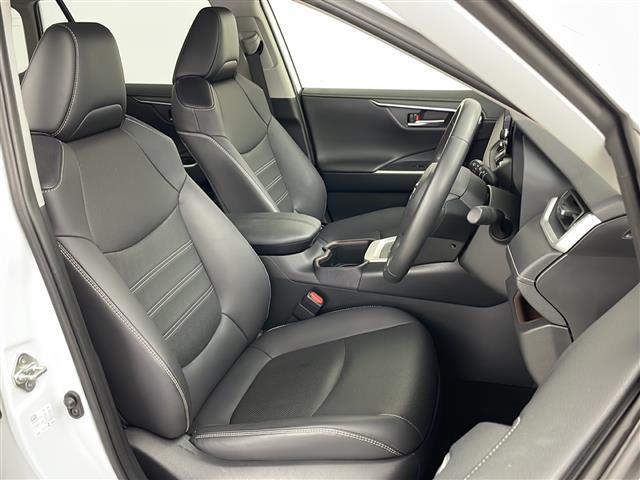 ＲＡＶ４ Ｇ　Ｚパッケージ　４ＷＤ／寒冷地仕様／純正ナビ／全方位カメラ／セーフティセンス／スタアリングヒーター／シートヒーター／ベンチレーション／パワーバックドア　／ＬＥＤヘッドライト／ＥＴＣ／１９インチ純正アルミホイール（9枚目）