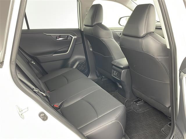 ＲＡＶ４ Ｇ　Ｚパッケージ　４ＷＤ／寒冷地仕様／純正ナビ／全方位カメラ／セーフティセンス／スタアリングヒーター／シートヒーター／ベンチレーション／パワーバックドア　／ＬＥＤヘッドライト／ＥＴＣ／１９インチ純正アルミホイール（10枚目）