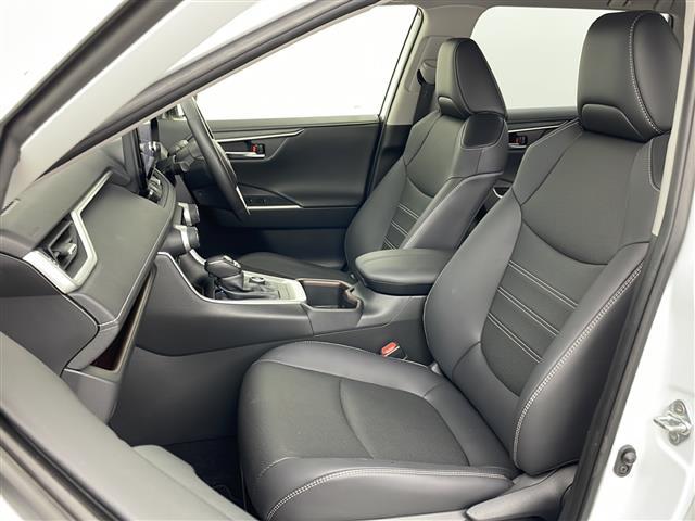 ＲＡＶ４ Ｇ　Ｚパッケージ　４ＷＤ／寒冷地仕様／純正ナビ／全方位カメラ／セーフティセンス／スタアリングヒーター／シートヒーター／ベンチレーション／パワーバックドア　／ＬＥＤヘッドライト／ＥＴＣ／１９インチ純正アルミホイール（13枚目）