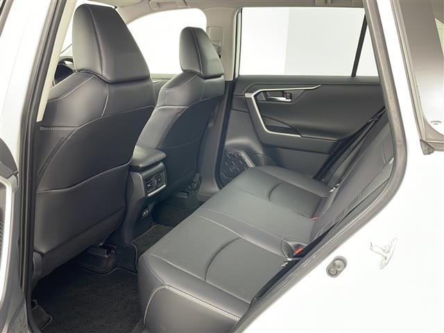 ＲＡＶ４ Ｇ　Ｚパッケージ　４ＷＤ／寒冷地仕様／純正ナビ／全方位カメラ／セーフティセンス／スタアリングヒーター／シートヒーター／ベンチレーション／パワーバックドア　／ＬＥＤヘッドライト／ＥＴＣ／１９インチ純正アルミホイール（14枚目）
