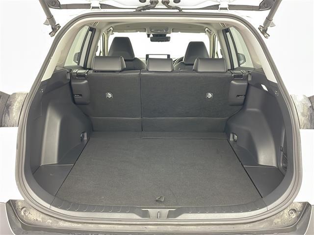 ＲＡＶ４ Ｇ　Ｚパッケージ　４ＷＤ／寒冷地仕様／純正ナビ／全方位カメラ／セーフティセンス／スタアリングヒーター／シートヒーター／ベンチレーション／パワーバックドア　／ＬＥＤヘッドライト／ＥＴＣ／１９インチ純正アルミホイール（16枚目）