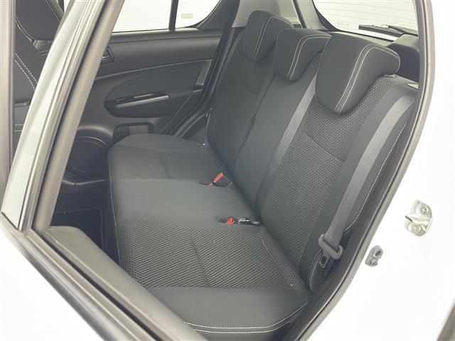 スイフト ＲＳ　４ＷＤ／社外ナビ／バックカメラ／クルーズコントロール／シートヒーター／ドライブレコーダー／パドルシフト／ステアリングリモコン／スマートキー／プッシュスタート／１６インチ純正アルミホイール／積込タイヤ（15枚目）