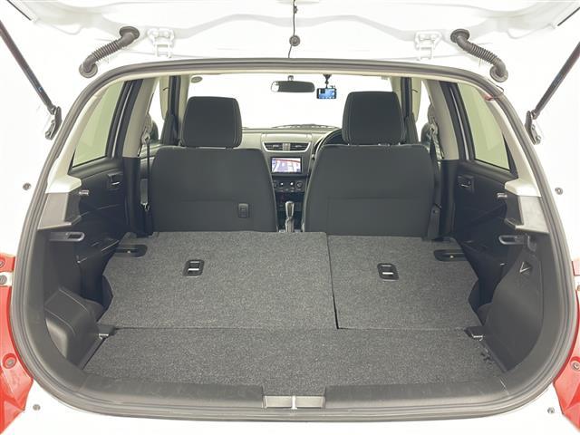 スイフト ＲＳ　４ＷＤ／社外ナビ／バックカメラ／クルーズコントロール／シートヒーター／ドライブレコーダー／パドルシフト／ステアリングリモコン／スマートキー／プッシュスタート／１６インチ純正アルミホイール／積込タイヤ（18枚目）