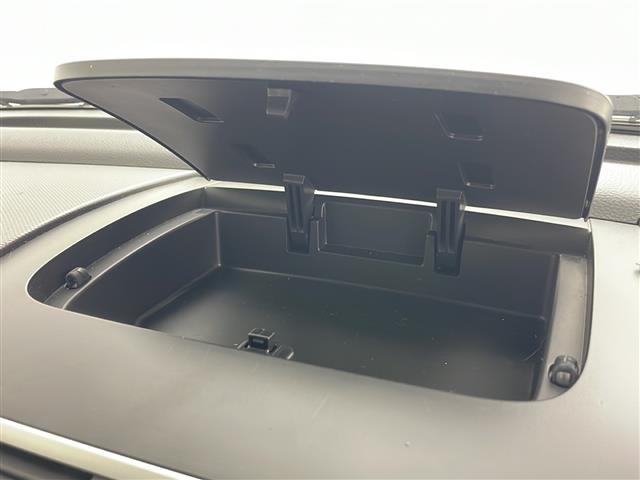 スイフト ＲＳ　４ＷＤ／社外ナビ／バックカメラ／クルーズコントロール／シートヒーター／ドライブレコーダー／パドルシフト／ステアリングリモコン／スマートキー／プッシュスタート／１６インチ純正アルミホイール／積込タイヤ（29枚目）