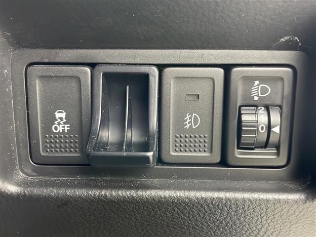 スイフト ＲＳ　４ＷＤ／社外ナビ／バックカメラ／クルーズコントロール／シートヒーター／ドライブレコーダー／パドルシフト／ステアリングリモコン／スマートキー／プッシュスタート／１６インチ純正アルミホイール／積込タイヤ（32枚目）