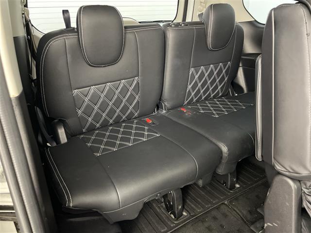 セレナ ハイウェイスターＶセレクションＩＩ　純正ナビ（ＴＶ＆ＢＴ＆ＣＤ＆ＤＶＤ）・寒冷地仕様・車線逸脱警報・車線逸脱防止支援システム・純正フリップダウンモニター・ＴＶキャンセラー・純正デジタルインナーミラー・両側パワースライドドア（12枚目）
