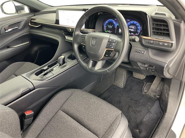 クラウンクロスオーバー Ｇアドバンスド　純正ディスプレイオーディオ＆ＴＶ＆ＢＴ＆ＡｐｐｌｅＣａｒｐｌａｙ＆ＡｎｄｒｏｉｄＡｕｔｏ　全方位カメラ　トヨタセーフティセンス　アダプティブクルーズコントロール　Ｄ席パワーシート　置くだけ充電　ＥＴＣ（8枚目）