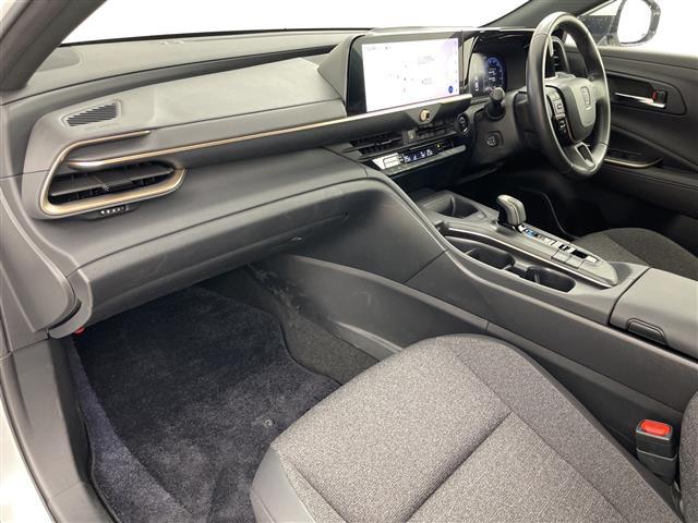 クラウンクロスオーバー Ｇアドバンスド　純正ディスプレイオーディオ＆ＴＶ＆ＢＴ＆ＡｐｐｌｅＣａｒｐｌａｙ＆ＡｎｄｒｏｉｄＡｕｔｏ　全方位カメラ　トヨタセーフティセンス　アダプティブクルーズコントロール　Ｄ席パワーシート　置くだけ充電　ＥＴＣ（12枚目）