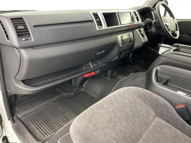 ハイエースワゴン ＧＬ　・純正ナビ＆ＴＶ＆ＢＴ＆ＣＤ・全方向カメラ・ＴＳＳ・ＬＤＡ・横滑り防止装置・寒冷地仕様・フロントワイパーデアイサー・ドアミラーヒーター・デジタルインナーミラー・オートライト・オートマチックハイビーム（10枚目）