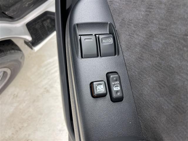 ハイエースワゴン ＧＬ　・純正ナビ＆ＴＶ＆ＢＴ＆ＣＤ・全方向カメラ・ＴＳＳ・ＬＤＡ・横滑り防止装置・寒冷地仕様・フロントワイパーデアイサー・ドアミラーヒーター・デジタルインナーミラー・オートライト・オートマチックハイビーム（35枚目）