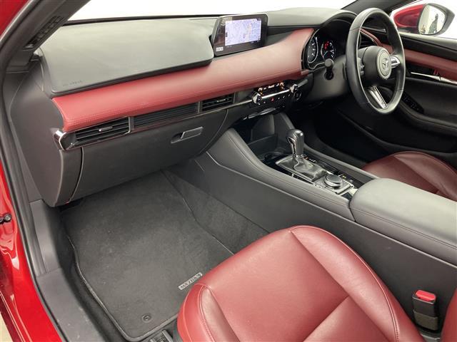 ＭＡＺＤＡ３ファストバック ＸＤバーガンディ　セレクション　ディーゼル・純正ＳＤナビマツダコネクト２（ＡｐｐｌｅＣａｒＰｌａｙ＆ＡｎｄｒｏｌｄＡｕｔｏ＆ＴＶ＆ＣＤ＆ＤＶＤ＆ＨＤＭＥ）・ｉ－アクティブ・寒冷地仕様・ヘッドアップディスプレイ（12枚目）