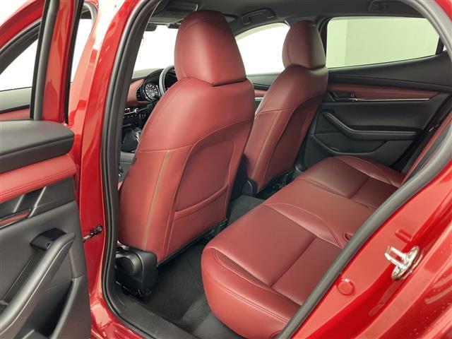 ＭＡＺＤＡ３ファストバック ＸＤバーガンディ　セレクション　ディーゼル・純正ＳＤナビマツダコネクト２（ＡｐｐｌｅＣａｒＰｌａｙ＆ＡｎｄｒｏｌｄＡｕｔｏ＆ＴＶ＆ＣＤ＆ＤＶＤ＆ＨＤＭＥ）・ｉ－アクティブ・寒冷地仕様・ヘッドアップディスプレイ（14枚目）