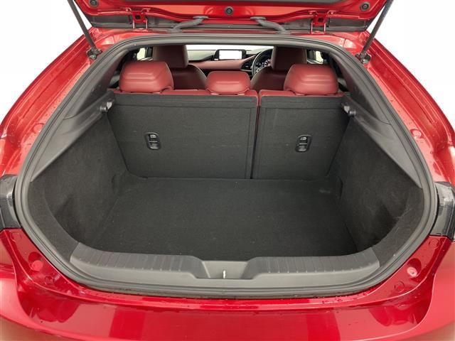 ＭＡＺＤＡ３ファストバック ＸＤバーガンディ　セレクション　ディーゼル・純正ＳＤナビマツダコネクト２（ＡｐｐｌｅＣａｒＰｌａｙ＆ＡｎｄｒｏｌｄＡｕｔｏ＆ＴＶ＆ＣＤ＆ＤＶＤ＆ＨＤＭＥ）・ｉ－アクティブ・寒冷地仕様・ヘッドアップディスプレイ（16枚目）