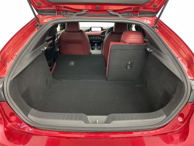 ＭＡＺＤＡ３ファストバック ＸＤバーガンディ　セレクション　ディーゼル・純正ＳＤナビマツダコネクト２（ＡｐｐｌｅＣａｒＰｌａｙ＆ＡｎｄｒｏｌｄＡｕｔｏ＆ＴＶ＆ＣＤ＆ＤＶＤ＆ＨＤＭＥ）・ｉ－アクティブ・寒冷地仕様・ヘッドアップディスプレイ（17枚目）