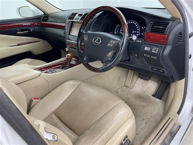 LS LS600h Iパッケージ 純正ナビ&CD&DVD&BT&USB&AUX バックカメラ 前席パワーシート 全席シートヒーター 前席ベンチレーションシート レザーシート ETC LEDヘッドライト オートライト スマートキー(8枚目)