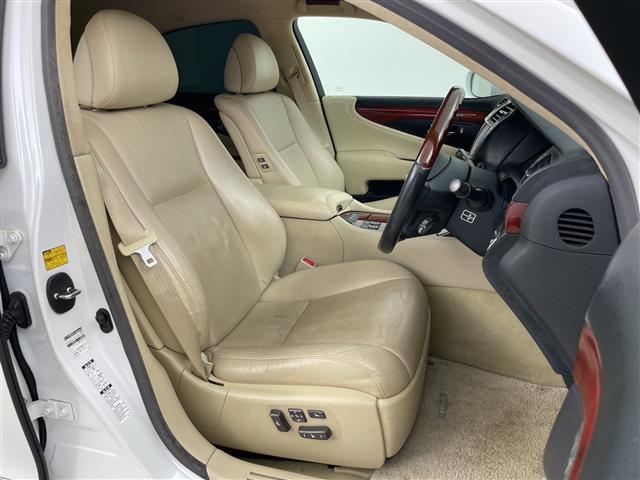 LS LS600h Iパッケージ 純正ナビ&CD&DVD&BT&USB&AUX バックカメラ 前席パワーシート 全席シートヒーター 前席ベンチレーションシート レザーシート ETC LEDヘッドライト オートライト スマートキー(9枚目)