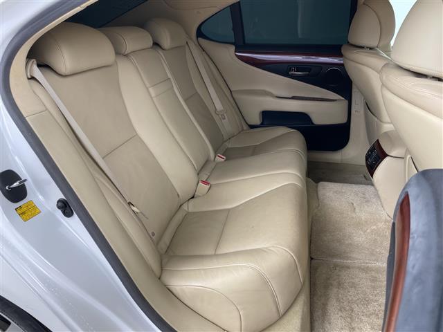 LS LS600h Iパッケージ 純正ナビ&CD&DVD&BT&USB&AUX バックカメラ 前席パワーシート 全席シートヒーター 前席ベンチレーションシート レザーシート ETC LEDヘッドライト オートライト スマートキー(11枚目)