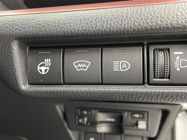 プリウス Z 純正12型コネクティッドナビ パノラミックビューモニター AC100Vアクセサリコンセント パークアシスト ワイヤレス充電器 アダプティブクルーズコントロール リアフォグランプ ワイパーデアイサー(7枚目)