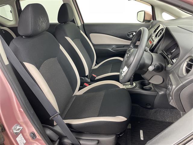 ノート Ｘ　ＦＯＵＲ　スマートセーフティエディション　・ワンオーナー・４ＷＤ・純正オーディオ＆ＣＤ＆ＡＵＸ・全方位カメラ・エマージェンシーブレーキ・デジタルインナーミラー・ステアリングスイッチ・コーナーセンサー・ＬＥＤヘッドライト・オートライト（9枚目）