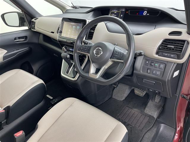 セレナ ハイウェイスター ・純正ナビ(TV&CD&DVD&BT&SD)・全方位モニター・エマージェンシーブレーキ・純正フリップダウンモニター・両側パワースライドドア(8枚目)