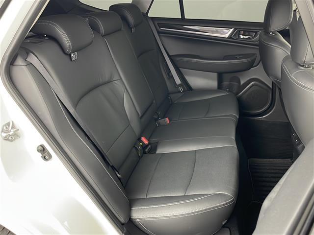 気になる車はすぐにお問い合わせください！画面右側の００６６から始まる無料ダイヤルからお問い合わせ下さい！専門スタッフがお車のご質問にお答えいたします！