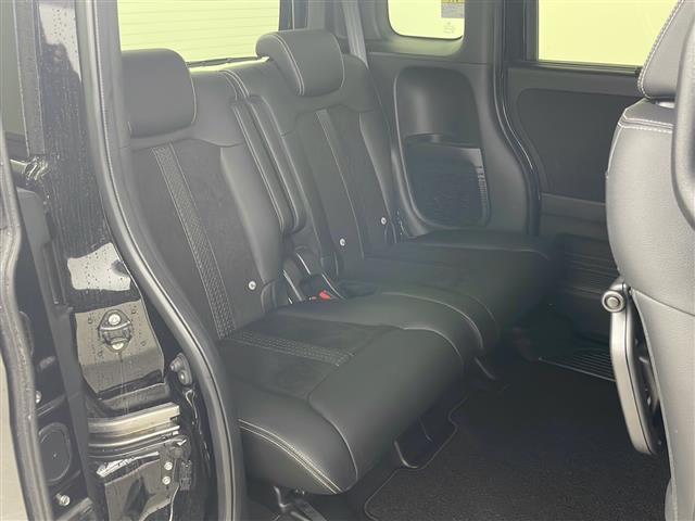 Ｎ－ＢＯＸカスタム Ｌターボ　・４ＷＤ・社外ナビ＆ＣＤ＆ＤＶＤ＆ＢＴ＆ＴＶ・バックカメラ・両側パワースライドドア・衝突軽減ブレーキ・レーダークルーズコントロール・レーンキープアシスト・コーナーセンサー・シートヒーター（11枚目）