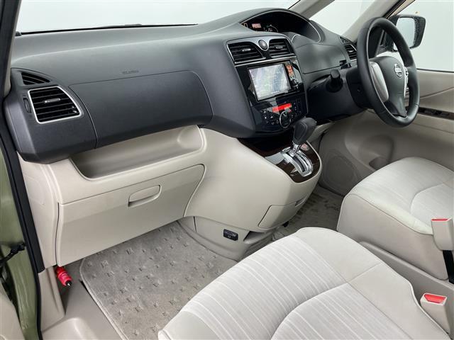 セレナ ２０Ｇ　寒冷地仕様　スマートキー＆プッシュスタート　クルーズコントロール　純正ナビ＆ＣＤ＆ＤＶＤ＆ＳＤ＆ＢＴ＆ＴＶ　バックカメラ　３列シート　両側パワースライドドア　ビルトインＥＴＣ　電動格納ミラー（14枚目）