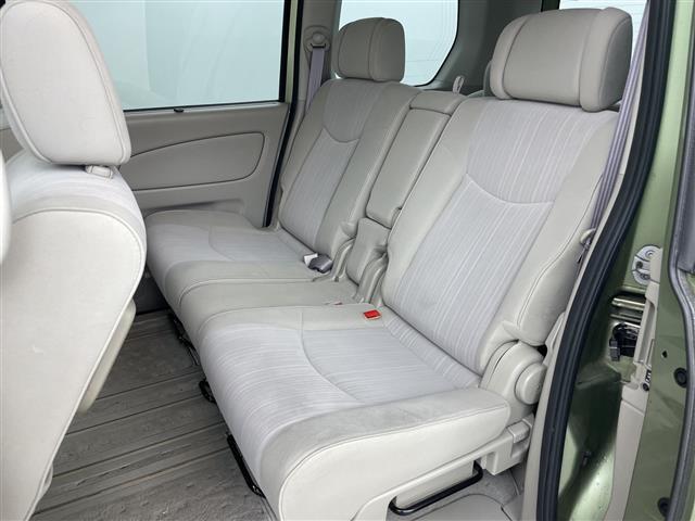 セレナ ２０Ｇ　寒冷地仕様　スマートキー＆プッシュスタート　クルーズコントロール　純正ナビ＆ＣＤ＆ＤＶＤ＆ＳＤ＆ＢＴ＆ＴＶ　バックカメラ　３列シート　両側パワースライドドア　ビルトインＥＴＣ　電動格納ミラー（16枚目）