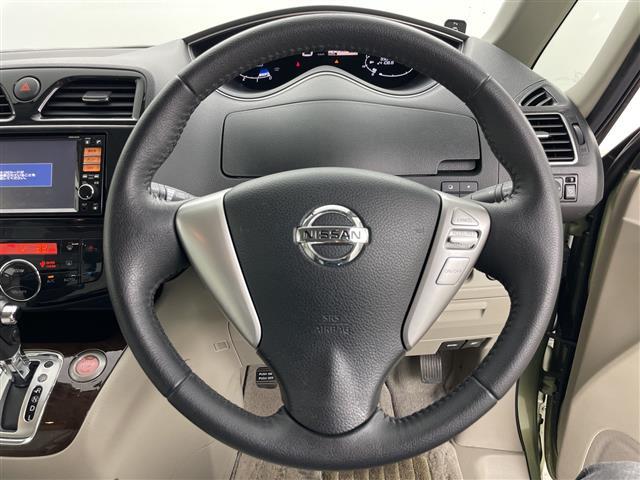 セレナ ２０Ｇ　寒冷地仕様　スマートキー＆プッシュスタート　クルーズコントロール　純正ナビ＆ＣＤ＆ＤＶＤ＆ＳＤ＆ＢＴ＆ＴＶ　バックカメラ　３列シート　両側パワースライドドア　ビルトインＥＴＣ　電動格納ミラー（22枚目）