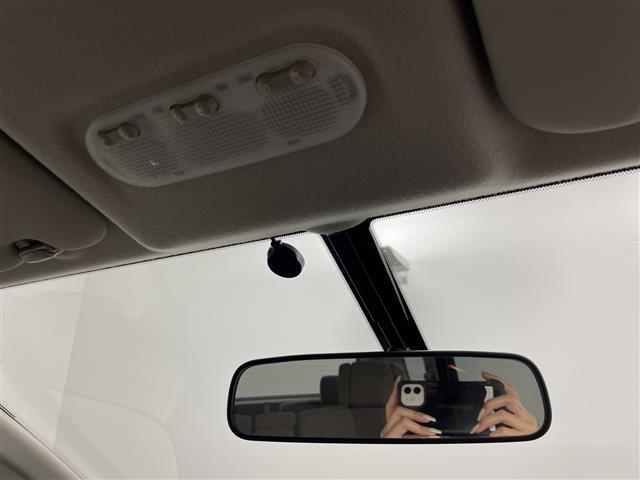 セレナ ２０Ｇ　寒冷地仕様　スマートキー＆プッシュスタート　クルーズコントロール　純正ナビ＆ＣＤ＆ＤＶＤ＆ＳＤ＆ＢＴ＆ＴＶ　バックカメラ　３列シート　両側パワースライドドア　ビルトインＥＴＣ　電動格納ミラー（33枚目）