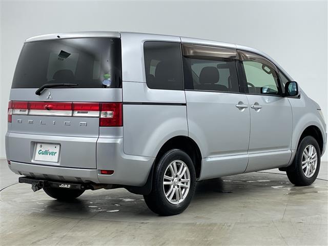 デリカD:5 M 社外ナビ 左側パワースライドドア 横滑り防止装置 社外ETC 社外フロアマット 社外ヒッチメンバー HIDヘッドライト オートライト スチール冬タイヤ積込 スマートキー スペアキー(3枚目)