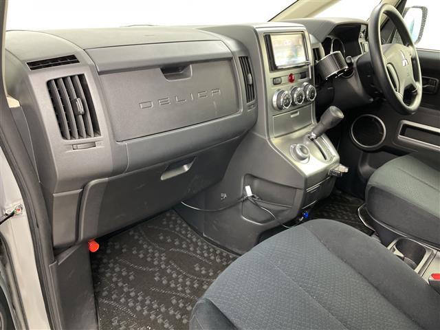 デリカD:5 M 社外ナビ 左側パワースライドドア 横滑り防止装置 社外ETC 社外フロアマット 社外ヒッチメンバー HIDヘッドライト オートライト スチール冬タイヤ積込 スマートキー スペアキー(13枚目)