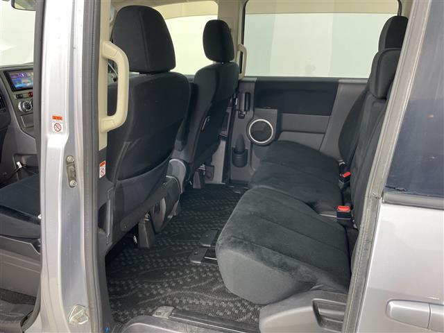 デリカD:5 M 社外ナビ 左側パワースライドドア 横滑り防止装置 社外ETC 社外フロアマット 社外ヒッチメンバー HIDヘッドライト オートライト スチール冬タイヤ積込 スマートキー スペアキー(15枚目)