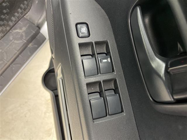 デリカD:5 M 社外ナビ 左側パワースライドドア 横滑り防止装置 社外ETC 社外フロアマット 社外ヒッチメンバー HIDヘッドライト オートライト スチール冬タイヤ積込 スマートキー スペアキー(34枚目)