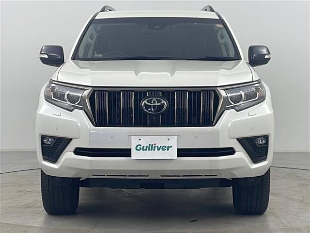 ランドクルーザープラド TX Lパッケージ・ブラックエディション スマートキー&プッシュスタート/寒冷地仕様/純正ナビ(TV/BT/AppleCarPlay/AndroidAuto)/全方位カメラ/リアスポイラー/革シート/前席パワーシート&シートヒーター/クルコン(4枚目)