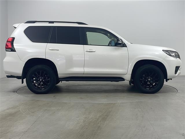 ランドクルーザープラド TX Lパッケージ・ブラックエディション スマートキー&プッシュスタート/寒冷地仕様/純正ナビ(TV/BT/AppleCarPlay/AndroidAuto)/全方位カメラ/リアスポイラー/革シート/前席パワーシート&シートヒーター/クルコン(6枚目)