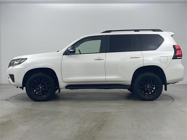 ランドクルーザープラド TX Lパッケージ・ブラックエディション スマートキー&プッシュスタート/寒冷地仕様/純正ナビ(TV/BT/AppleCarPlay/AndroidAuto)/全方位カメラ/リアスポイラー/革シート/前席パワーシート&シートヒーター/クルコン(7枚目)