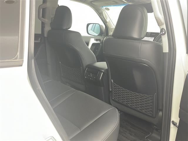 ランドクルーザープラド TX Lパッケージ・ブラックエディション スマートキー&プッシュスタート/寒冷地仕様/純正ナビ(TV/BT/AppleCarPlay/AndroidAuto)/全方位カメラ/リアスポイラー/革シート/前席パワーシート&シートヒーター/クルコン(10枚目)