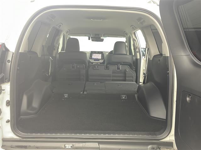 ランドクルーザープラド TX Lパッケージ・ブラックエディション スマートキー&プッシュスタート/寒冷地仕様/純正ナビ(TV/BT/AppleCarPlay/AndroidAuto)/全方位カメラ/リアスポイラー/革シート/前席パワーシート&シートヒーター/クルコン(18枚目)