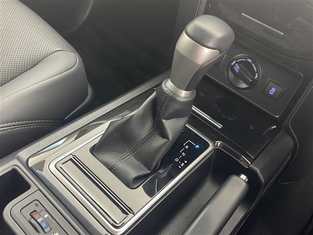 ランドクルーザープラド TX Lパッケージ・ブラックエディション スマートキー&プッシュスタート/寒冷地仕様/純正ナビ(TV/BT/AppleCarPlay/AndroidAuto)/全方位カメラ/リアスポイラー/革シート/前席パワーシート&シートヒーター/クルコン(28枚目)