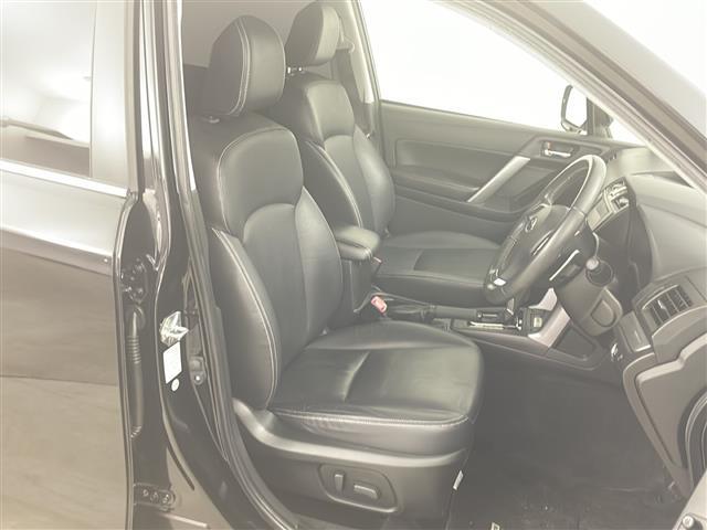 フォレスター ２．０ｉ－Ｓ　アイサイト　スマートキー＆プッシュスタート／社外ナビ（ＴＶ／ＢＴ／ＤＶＤ／ＣＤ）／バックカメラ／アイサイト／レザーシート／前席パワーシート＆シートヒーター／アイドリングストップ／パワーバックドア（9枚目）